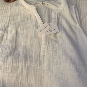 Beachlunchlounge white Sleeveless gauzy Blouse with fringy bottom size sm